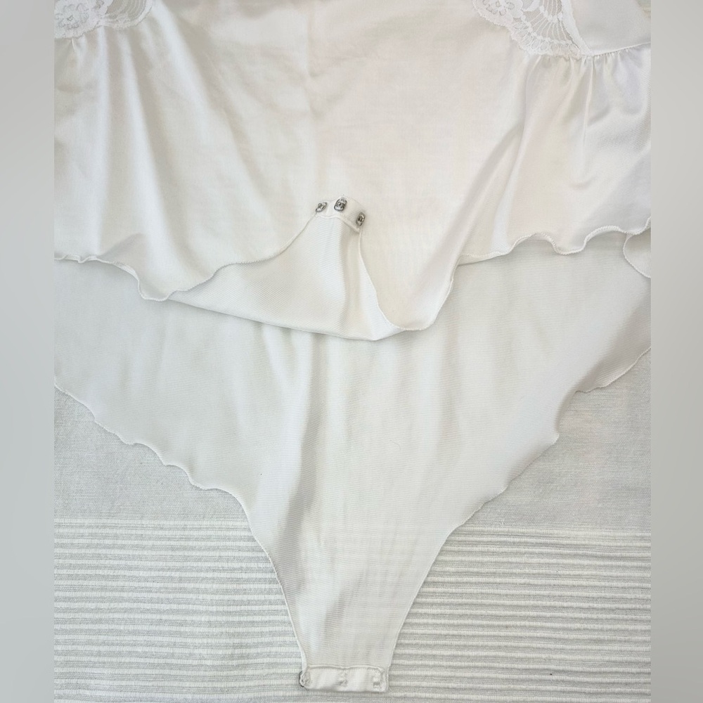 Vintage Van Raalte White Lace Trimmed Teddy Bodysuit Romper - Picture 9 of 10